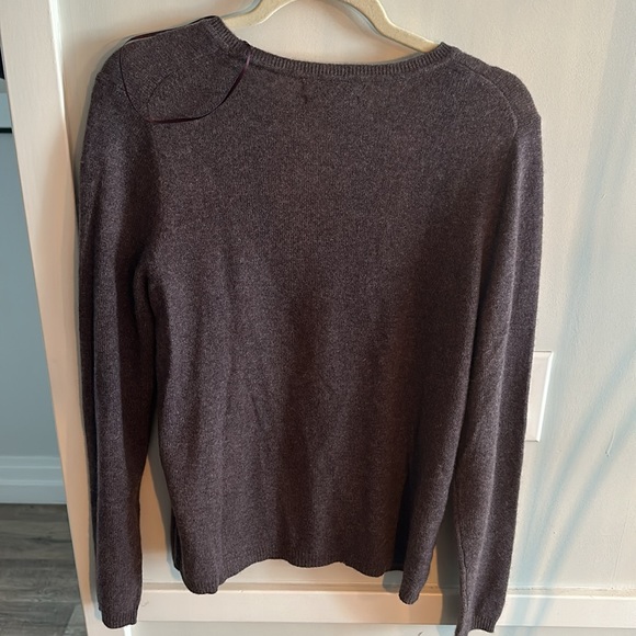 Tahari Cashmere Sweater - Picture 4 of 4